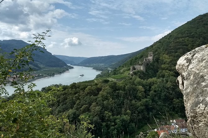 3-Hour Private Hiking Tour to historic places around Spitz in Wachau Valley - Michael’s guiding style and personal attention