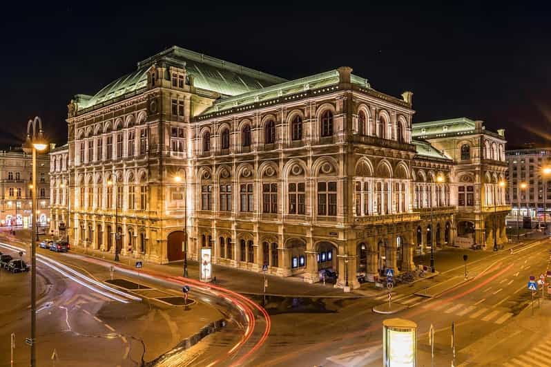 3 hour private tour in Vienna by private car - Along the Ringstrasse, Vienna puts on its grandest face