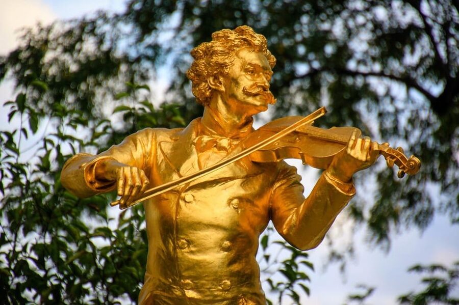 3 hour private tour in Vienna by private car - Belvedere Palace closes the sightseeing loop
