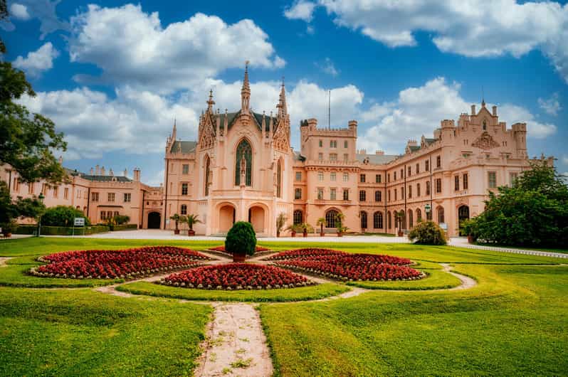 4 castles private day trip from Vienna to South Moravia - Lednice and the grand garden setting