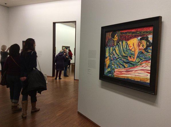 Albertina Art Museum: Private Tour of Masterpieces | Tickets incl - Entering the Albertina at Albertinaplatz 1