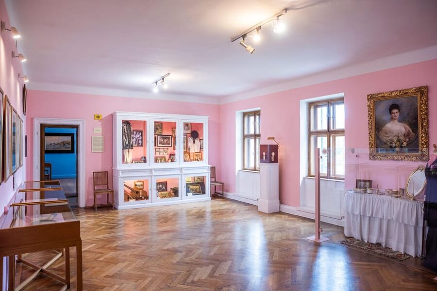 Artstetten: Journey Through Past at Artstetten Castle - The family crypt and the personal side of the visit