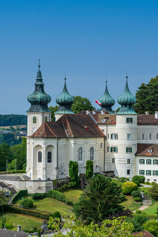 Artstetten: Journey Through Past at Artstetten Castle - Coffee, pastries, and a well-timed pause