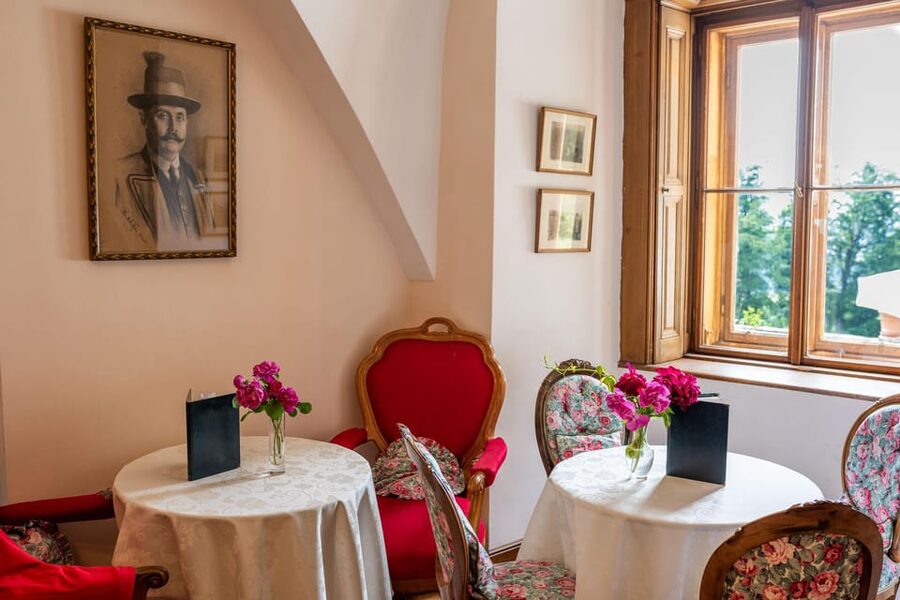 Artstetten: Journey Through Past at Artstetten Castle - Inside the museum: Franz Ferdinand and Duchess Sophie