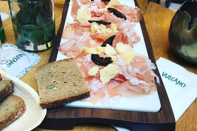 Best of Food Tour Vienna - Starting with Viennese bread at Friedrichstraße