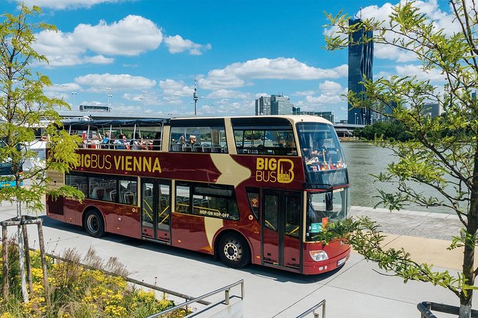 Big Bus Vienna Hop-On Hop-Off Sightseeing Tour - Schönbrunn and the blue palace route