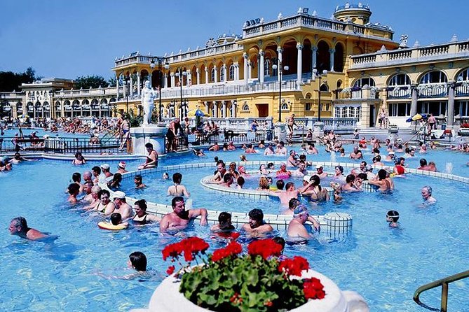 Budapest private day trip from Vienna - Free time for lángos, shopping, and your own Budapest