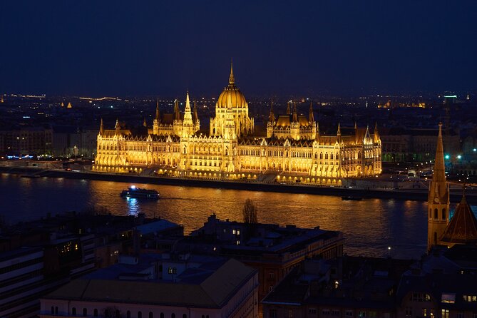 Budapest Small-Group Day Trip from Vienna with Local Guide - A shared tour, not a private car