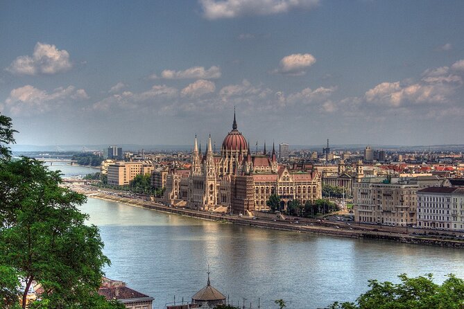 Budapest Small-Group Day Trip from Vienna with Local Guide - Guide quality and the human factor