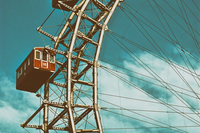 Budapest to Vienna - Private Transfer with 2 hours of Sightseeing - Bratislava Castle for a two-hour break