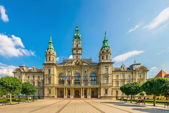 Budapest-Vienna One-Way Sightseeing Transfer - The pace, group size, and real value