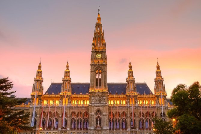 Budapest-Vienna private transfer with a luxury van - Why the private vehicle matters
