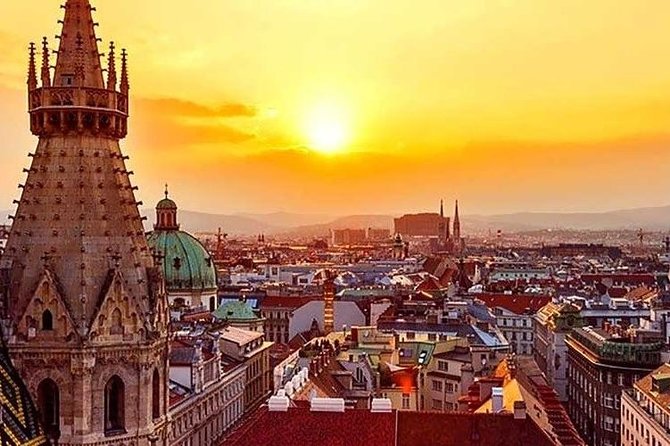 Budapest-Vienna private transfer with a luxury van - What happens from hotel door to hotel door