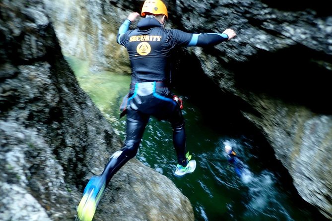Canyoning in the Strubklamm with a state-certified guide - The 17 jumps and how they work