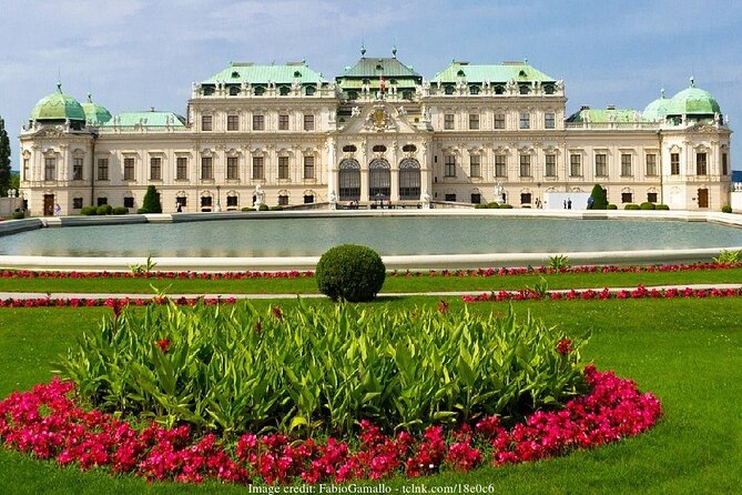 Christmas at Belvedere: 3hr Private Tour of Upper Palace & Market - How The Private Format Changes The Visit
