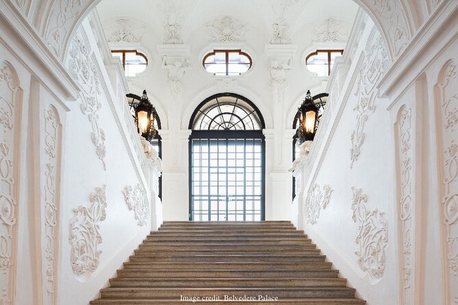 Christmas at Belvedere: 3hr Private Tour of Upper Palace & Market - Who Should Book This Experience
