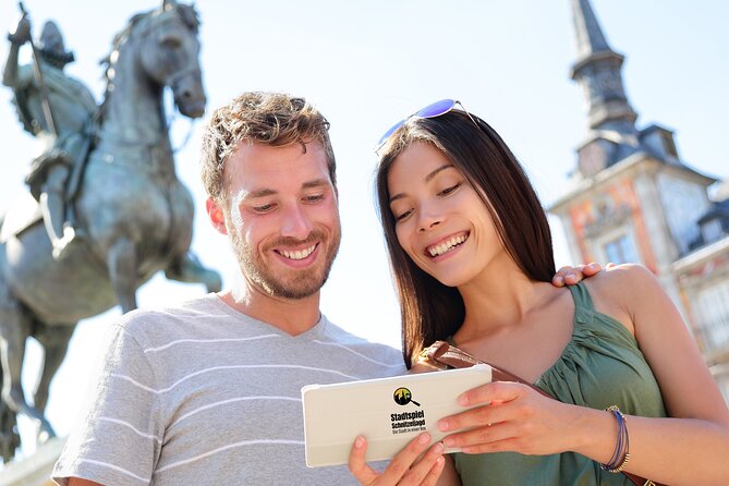 City game scavenger hunt Vienna - independent city tour I discovery tour - Sachertorte and the culinary stop near the Opera