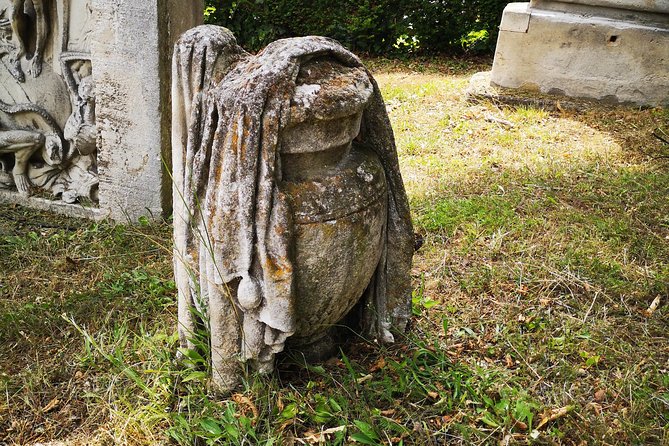 City of the dead - Central Cemetery with Sandra Blum - Why Vienna’s Central Cemetery is worth your time