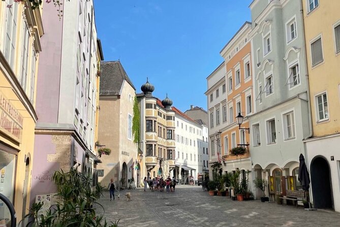 CITY QUEST LINZ: uncover the secrets of this city! - Ars Electronica Center: a strong first landmark