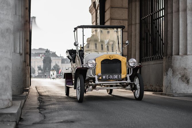 City Sightseeing Tour in an Electro Vintage Car (up to 5 people) - The guide matters more than the car