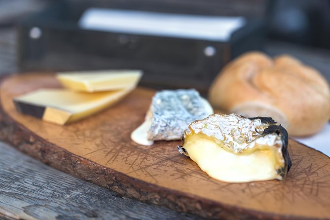 Classic Food Tour of Vienna - Cheese, oils, vinegar, and the Naschmarkt stop