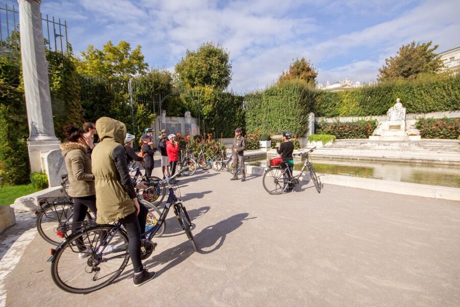 Classic Vienna: 3-Hour Guided Bike Tour - What the guides add to the ride