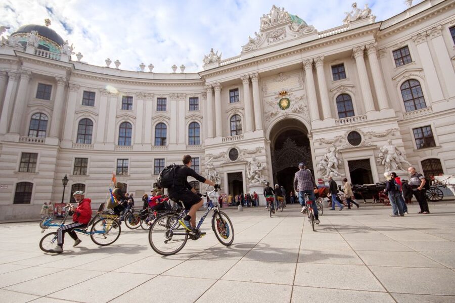 Classic Vienna: 3-Hour Guided Bike Tour - Along the Donau Canal and through Stadtpark