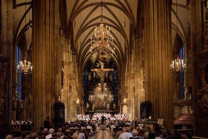 Concert at Vienna's St. Stephen's Cathedral - Audience Behavior and Concert Etiquette