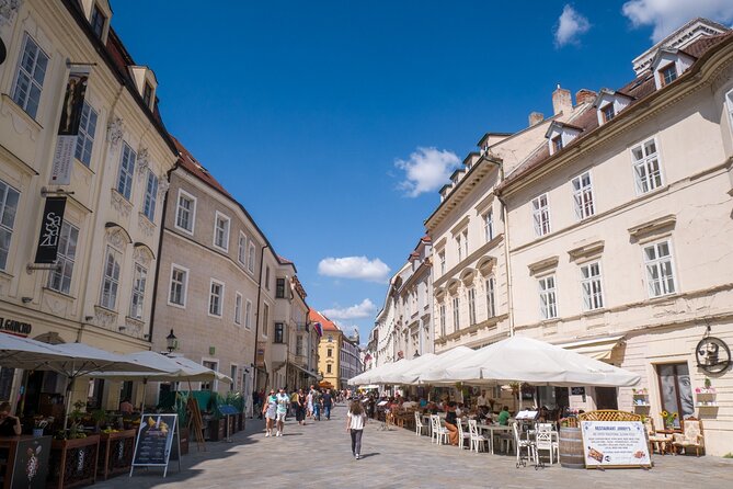 Day Tour from Prague to Vienna & Bratislava with Private Transfer - Leaving Prague for Vienna in a private vehicle