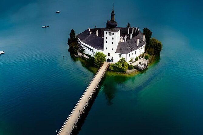 Day Tour from Vienna to Hallstatt and Salzburg with Photographer - The guide and group experience