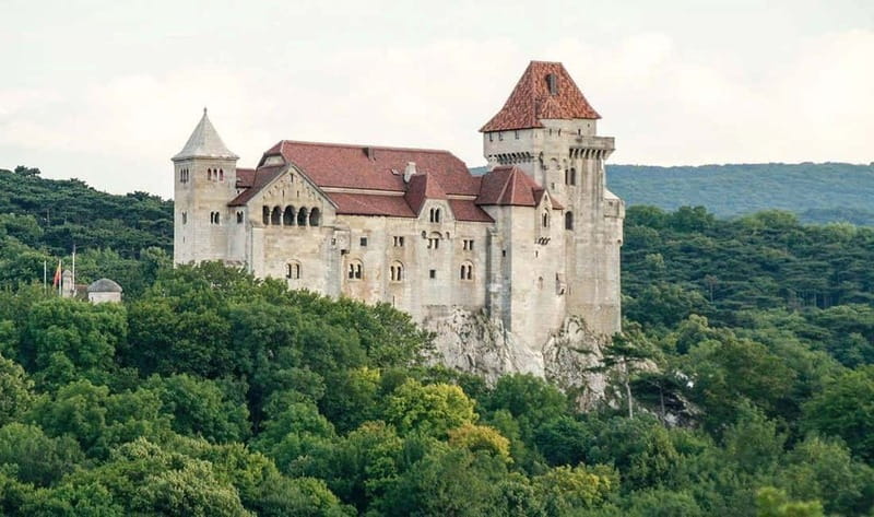 Day Trip from Vienna or Bratislava - Castles around Vienna - How to choose the right season