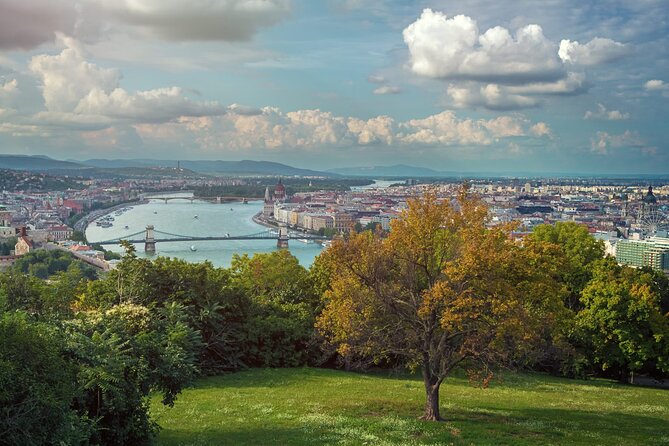 DayTrip to Budapest and Bratislava, two capitals - Small groups, large groups, and realistic expectations