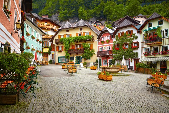 Eagle's Nest and Hallstatt Private Tour from Salzburg - What the Obersalzberg history adds