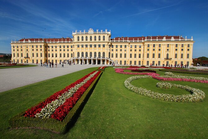Exciting history tour and discovery of Vienna's secrets - Walk the Ringstrasse and its public monuments