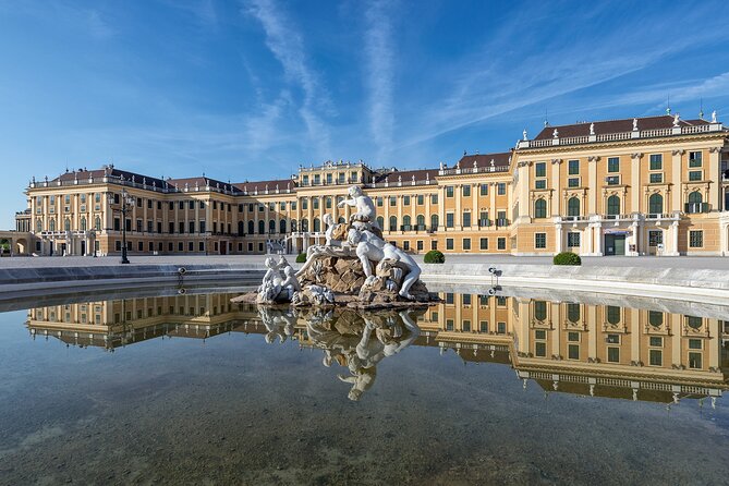 Exclusive Evening at Schönbrunn Palace: After-Hours Audiotour, Dinner, Concert - Finding the meeting point inside the main entrance