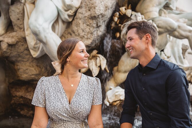 Experience Vienna with a local professional photographer - Meeting Silia at Hietzinger Hauptstraße