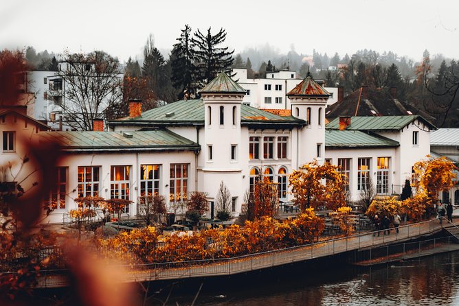 Explore Graz in 60 minutes with a Local - Kunsthaus Graz, the city’s Friendly Alien