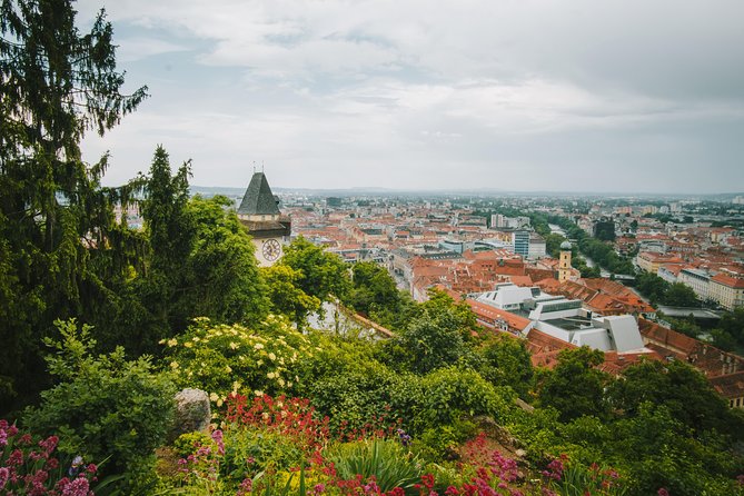 Explore Graz in 60 minutes with a Local - Starting in Hauptplatz beside Graz City Hall