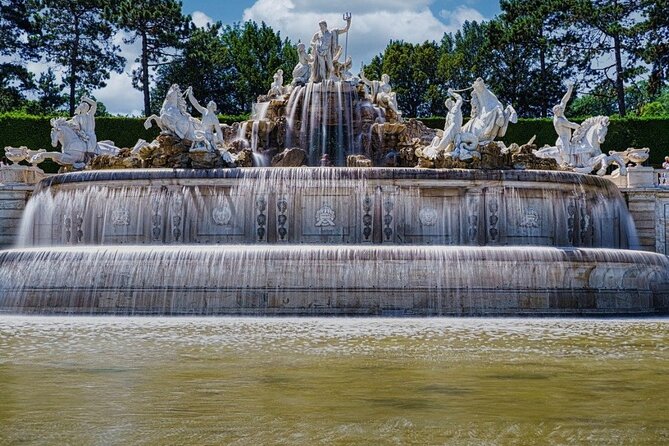 Explore Schönbrunn Palace & Gardens: Private 2.5-hour Guided Tour - Inside the palace: over 40 rooms in one guided route