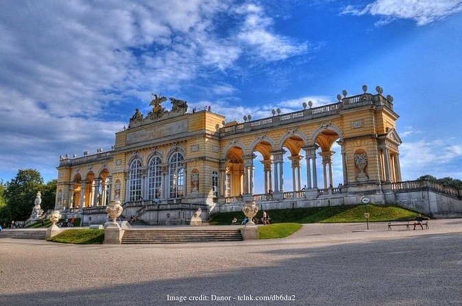 Explore Schönbrunn Palace & Gardens: Private 2.5-hour Guided Tour - What a private English-speaking guide adds