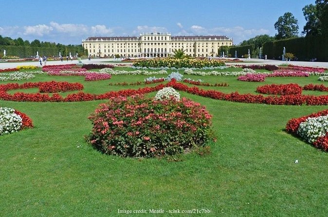 Explore Schönbrunn Palace & Gardens: Private 2.5-hour Guided Tour - Ending in the Schönbrunn gardens