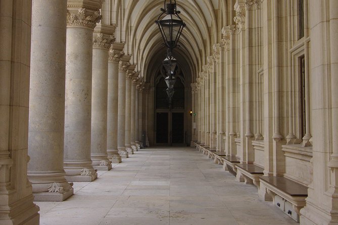 Explore the Instaworthy Spots of Vienna with a Local - A camera-first walk through Vienna’s historic center