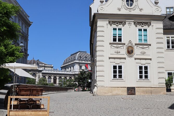 Freud - Inside the mind of a Genius - Arriving at Berggasse 19 and the Freud Museum