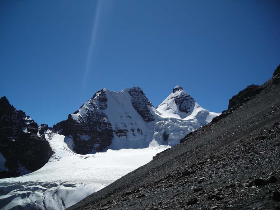 From La Paz: Condoriri Andes, Pico Austria Full Day Hiking - Why Condoriri feels far from La Paz