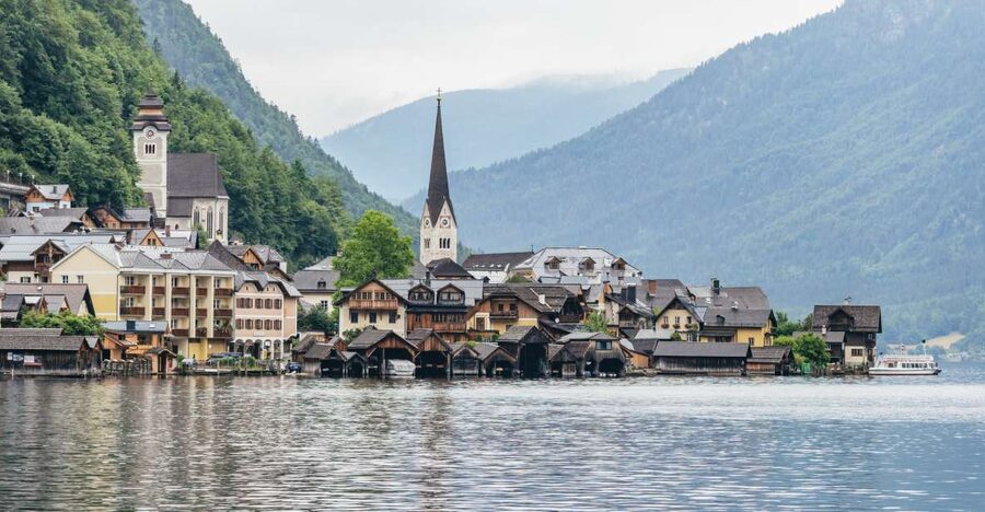 From Salzburg: Half-Day Tour to Hallstatt - Through the Salzkammergut by coach