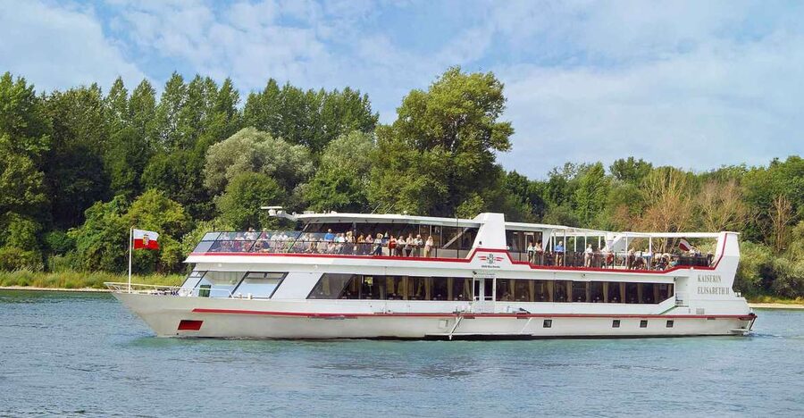 From Vienna: Day Cruise to Bratislava - Breakfast on the outward sailing