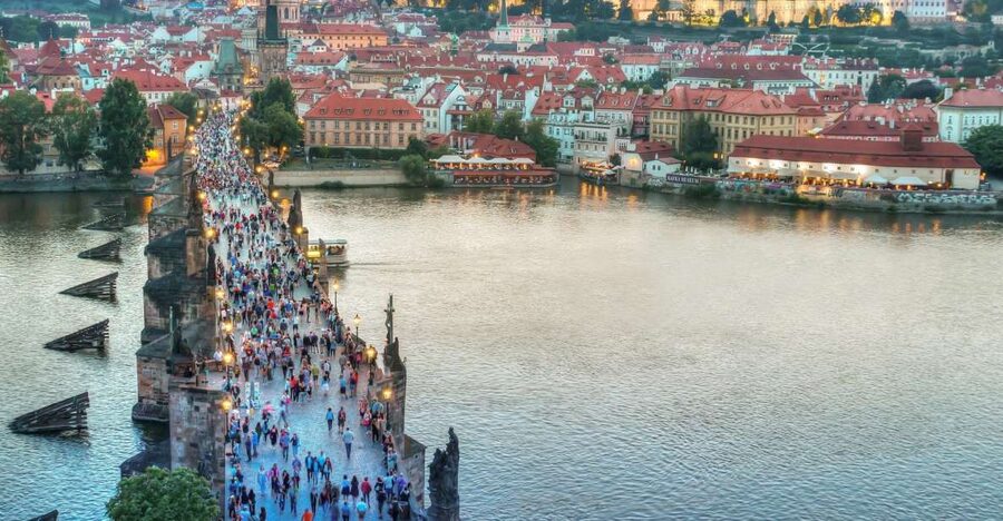 From Vienna: Full-Day Trip to Prague - Driver, guide, and the real shape of the experience