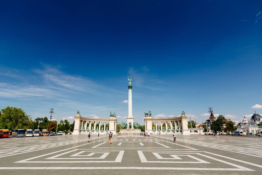 From Vienna: Guided Day Trip to Budapest - The day’s pace and the small practical drawbacks