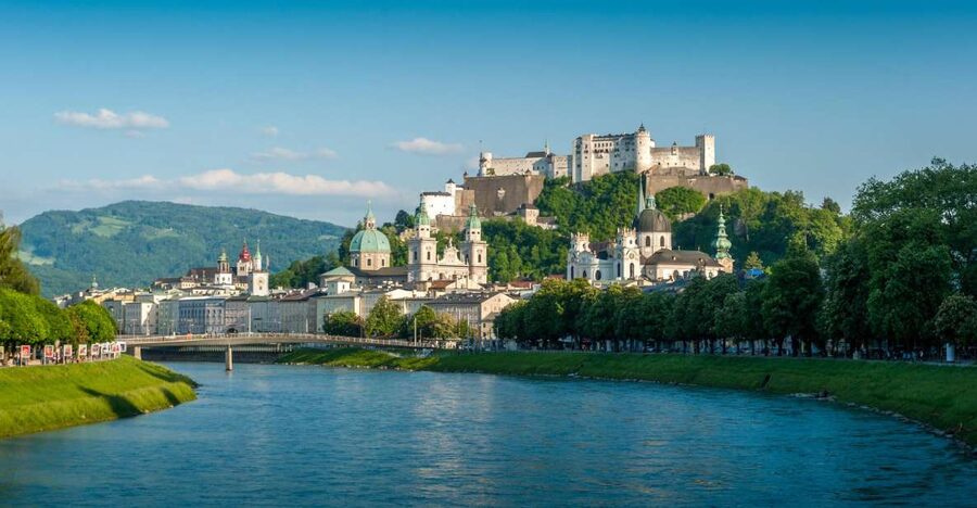 From Vienna: Guided Day Trip to Salzburg - Leaving Vienna for the Salzkammergut