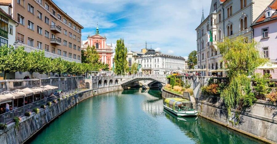 From Vienna: Private Day Tour of Ljubljana and Lake Bled - The Vienna to Ljubljana Road Journey
